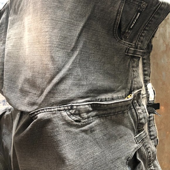 DKNY Jeans - Picture 5 of 5